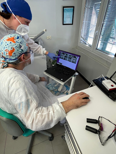 Studio Dentistico Bhc S.r.l logo