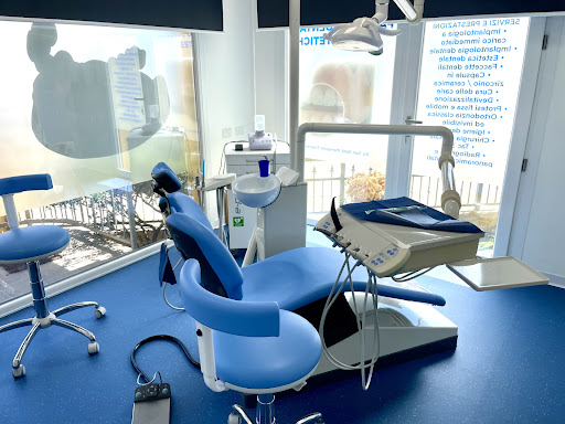 Studio Dentistico A&V Impladentcenter logo