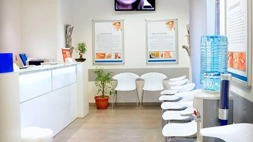 Studio Dentistico Bludental - Marconi logo