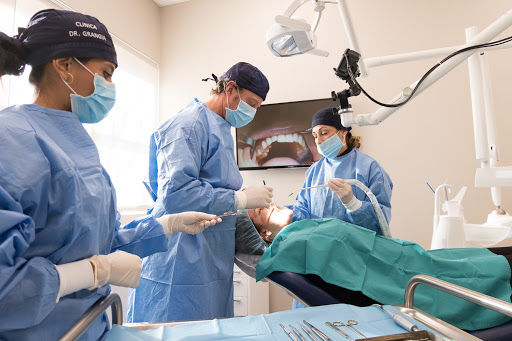 Studio Dentistico Dentista: Studio Dottori Grangia logo