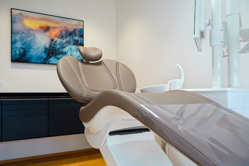 Studio Dentistico Dental Institute Bolzano logo